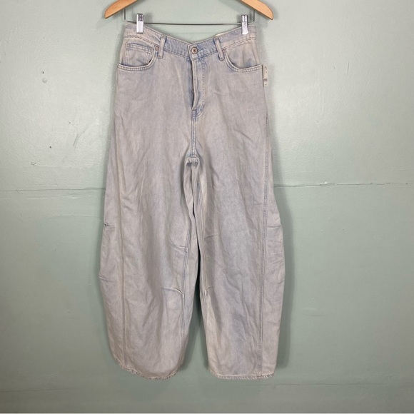 Free People‎ Westward Denim Jean Light Wash Blue Size 28 Baggy - Picture 2 of 9